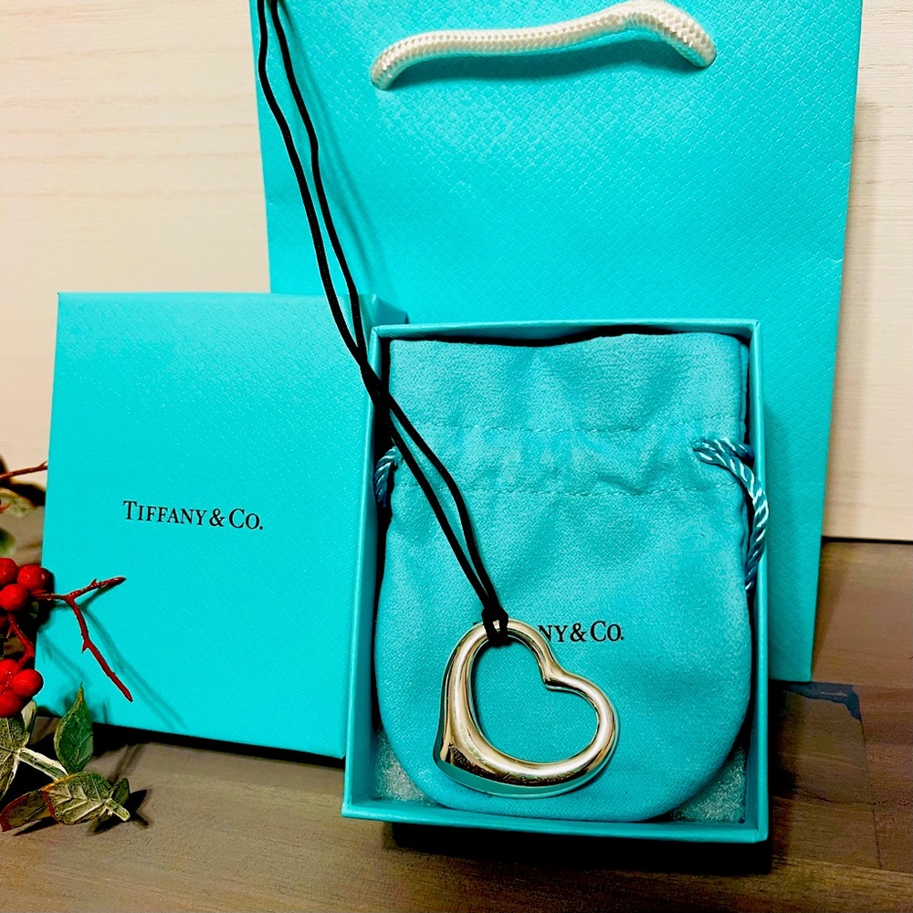 Tiffany & Co. Elsa Peretti Open Heart Pendant - Picture 2 of 8